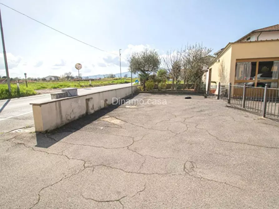 Immagine 27 di Casa indipendente in vendita  a Prato