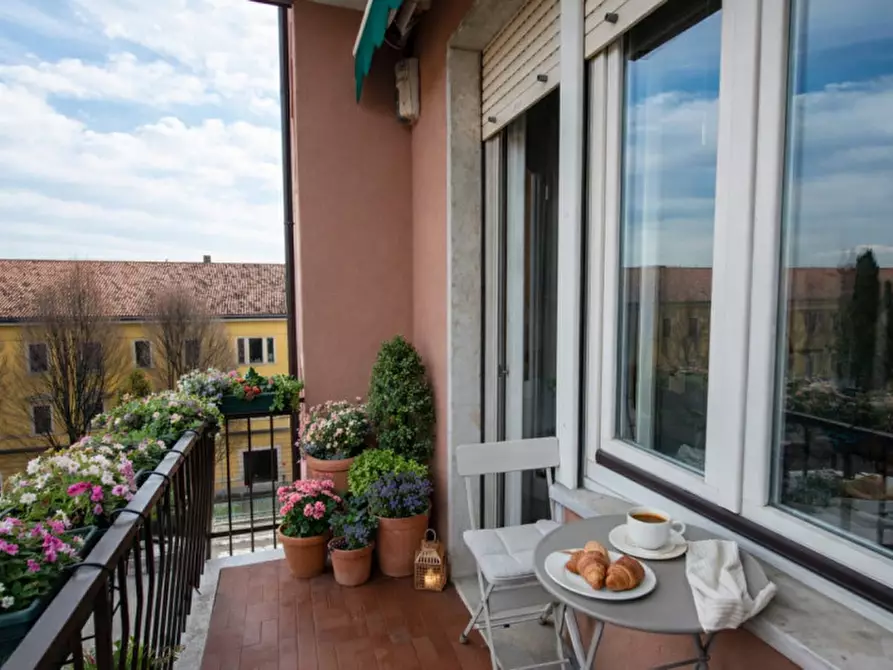 Immagine 9 di Appartamento in vendita  in Via Gino Trainotti, n. 10 a Verona