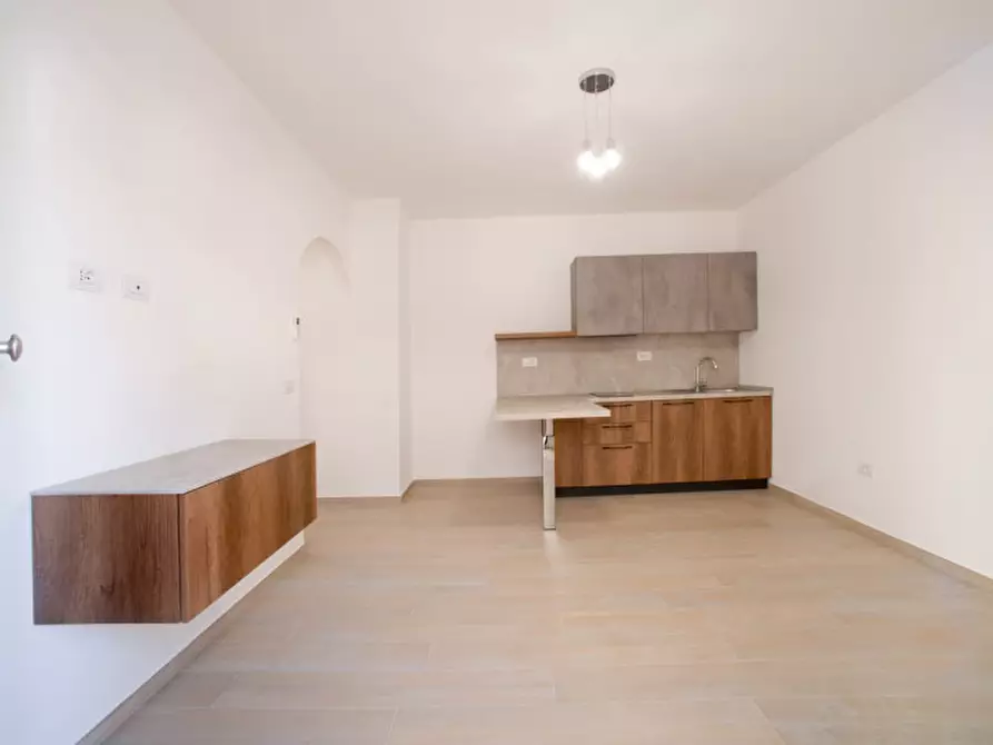 Immagine 1 di Appartamento in vendita  in via nazionale 274 a Orosei