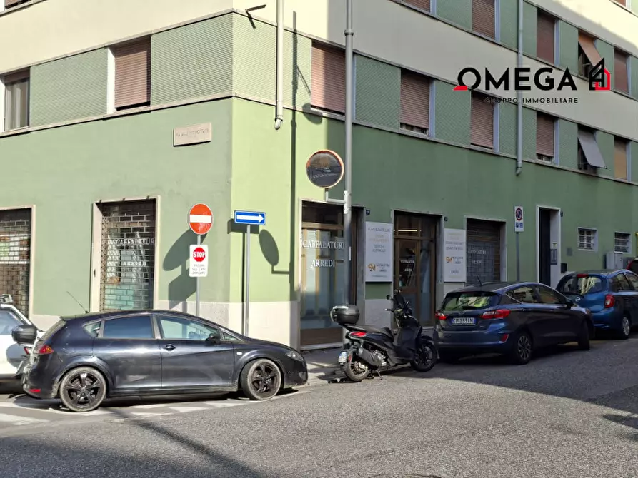 Immagine 2 di Negozio in affitto  in Via Pier Paolo Vergerio 3 a Trieste