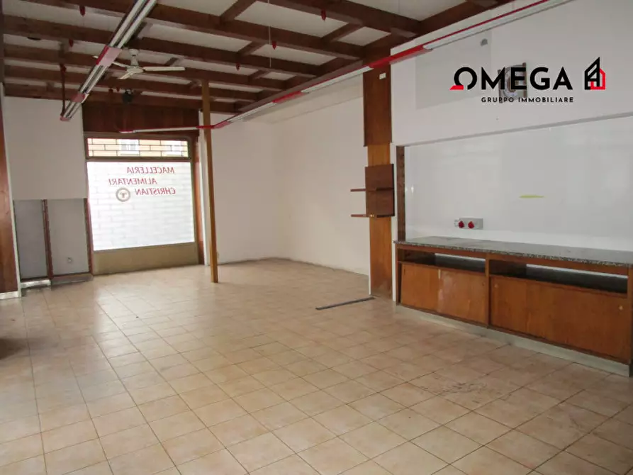 Immagine 6 di Negozio in affitto  in Via Pier Paolo Vergerio 3 a Trieste