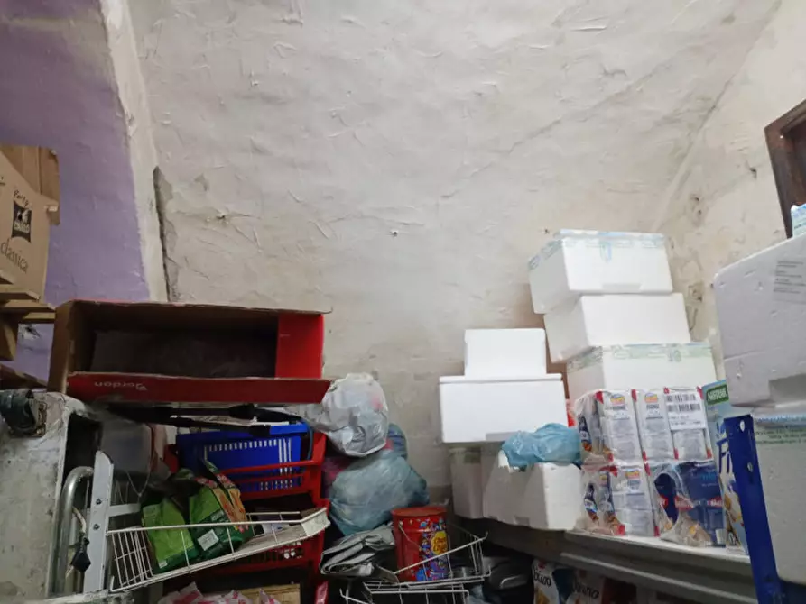 Immagine 1 di Magazzino in vendita  in Donn'Albina 32 a Napoli