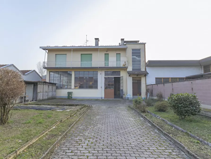 Immagine 1 di Casa indipendente in vendita  in via vittorio veneto 134 a Borgosesia