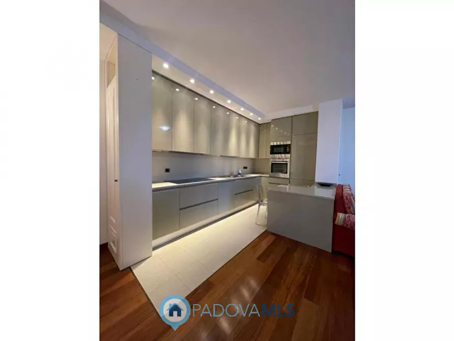 Immagine 11 di Appartamento in vendita  in Via Giuseppe Jappelli a Abano Terme