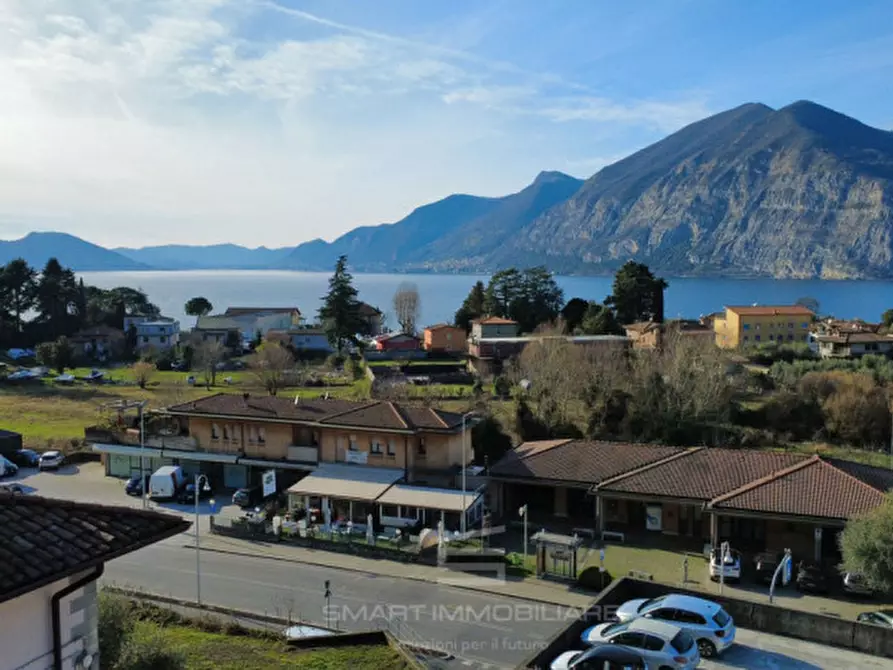 Immagine 30 di Appartamento in vendita  in via san pietro pilzone a Iseo