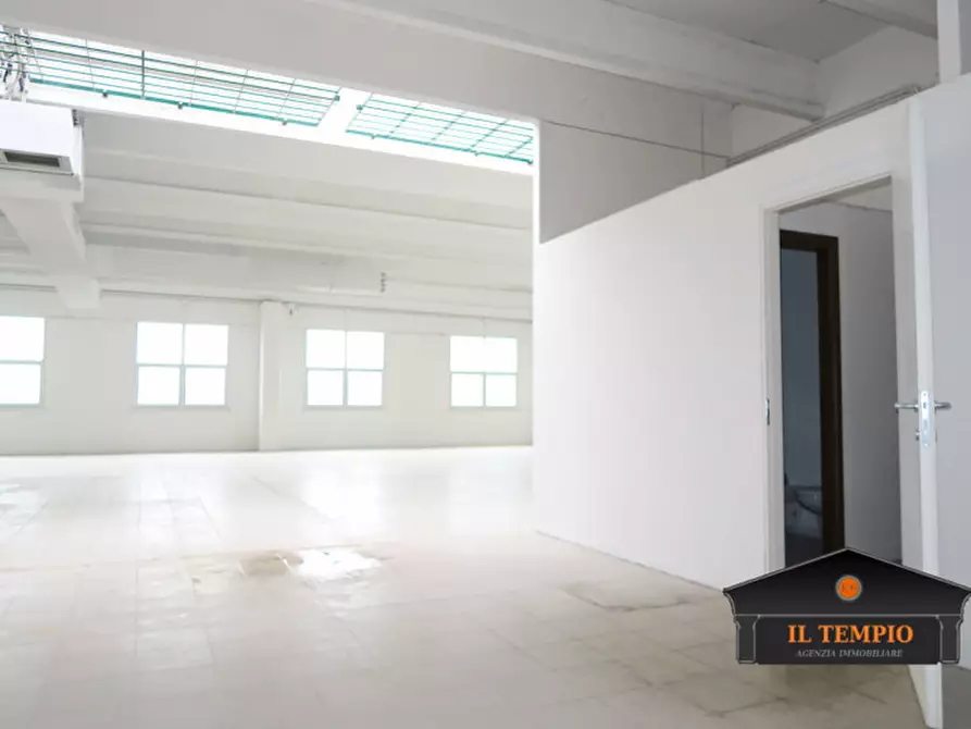 Immagine 1 di Capannone industriale in affitto  in via ludovico lazzaro Zamenhof a Torri Di Quartesolo