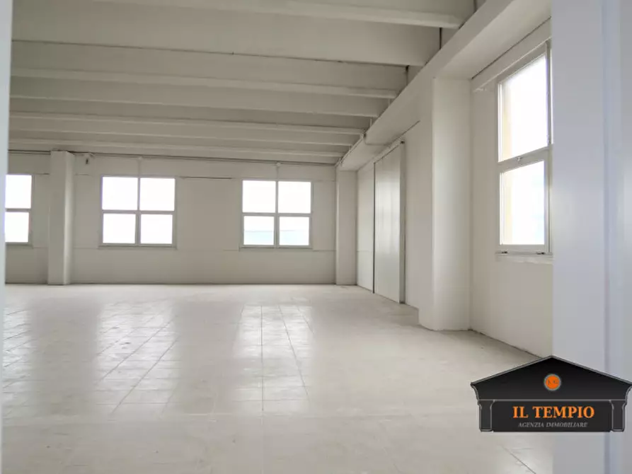 Immagine 3 di Capannone industriale in affitto  in via ludovico lazzaro Zamenhof a Torri Di Quartesolo