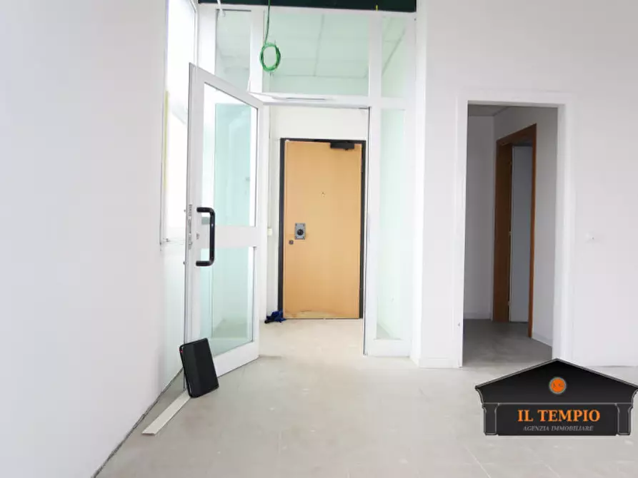 Immagine 4 di Capannone industriale in affitto  in via ludovico lazzaro Zamenhof a Torri Di Quartesolo