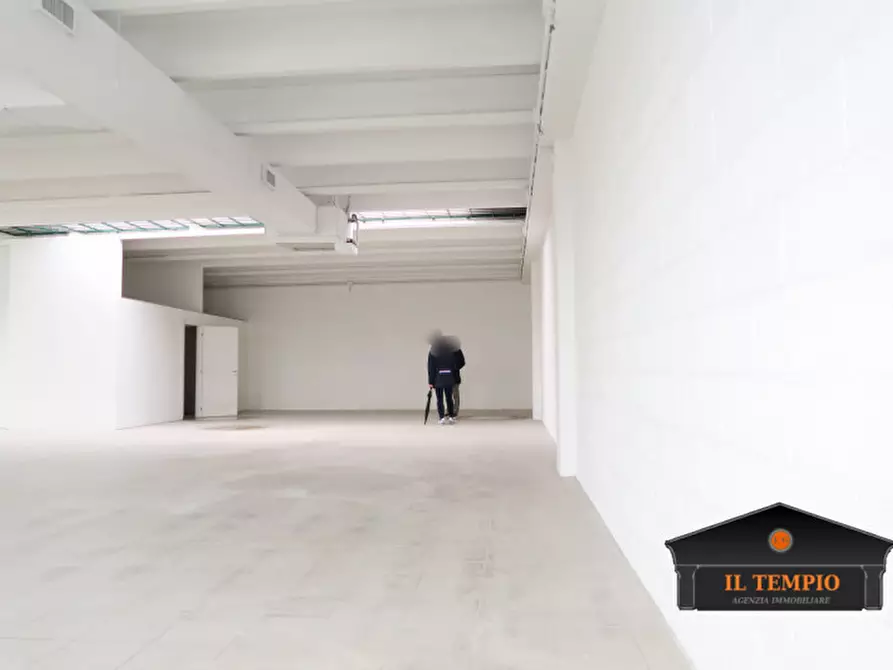 Immagine 9 di Capannone industriale in affitto  in via ludovico lazzaro Zamenhof a Torri Di Quartesolo