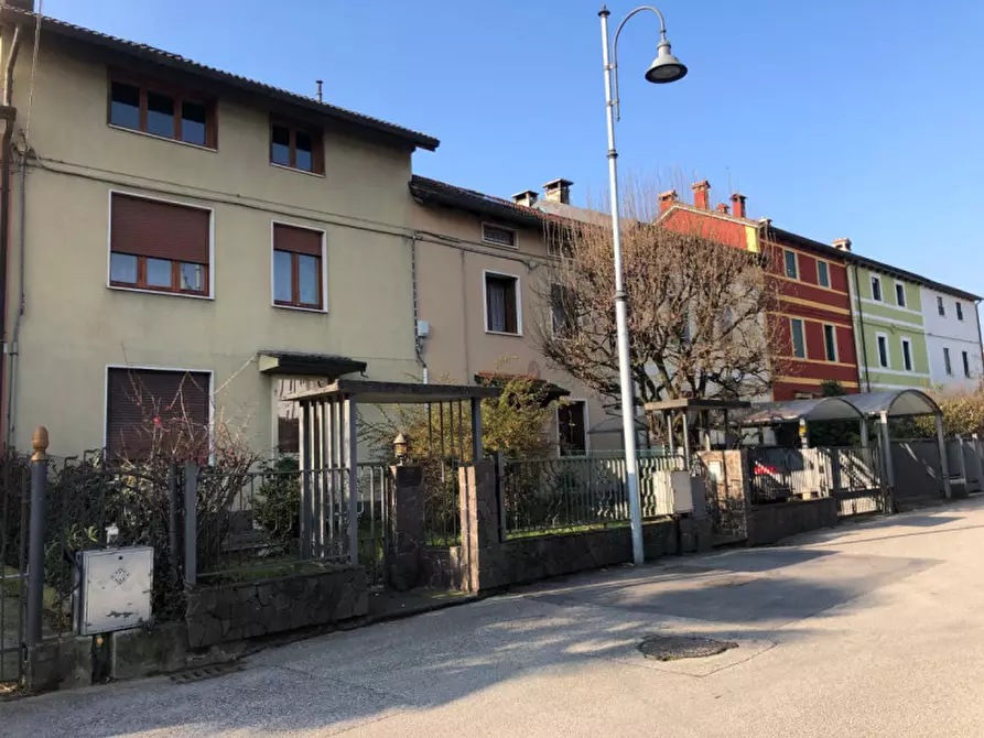 Immagine 1 di Villetta a schiera in vendita  in Via Giano Reghelin a Schio
