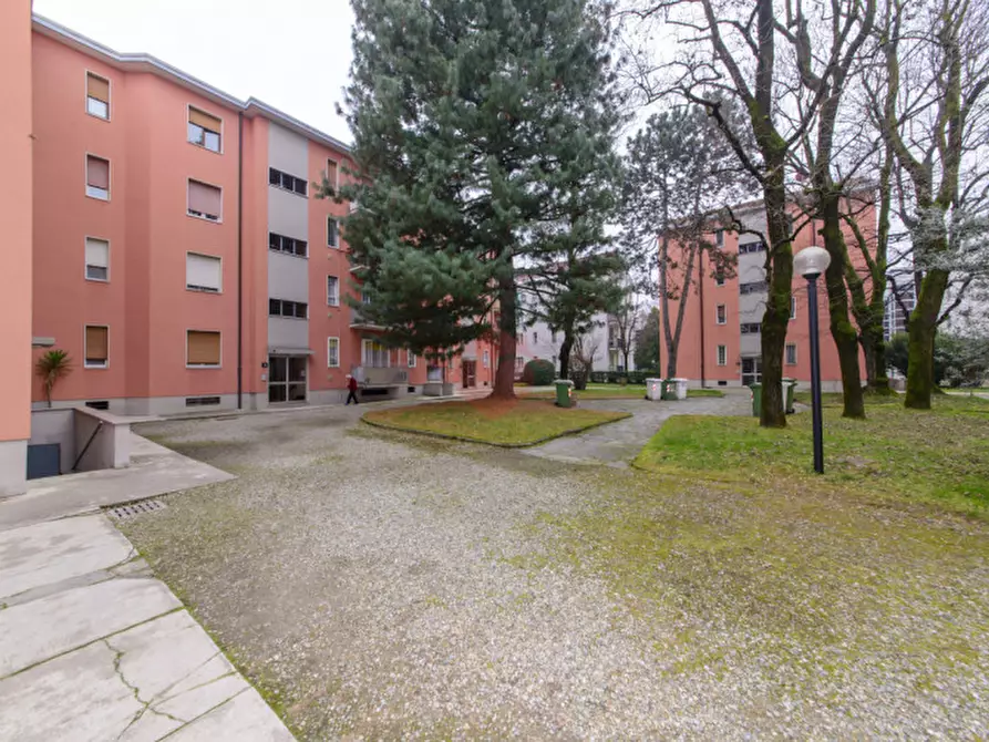 Immagine 39 di Appartamento in vendita  in Via Giacomo Leopardi 109 a Sesto San Giovanni