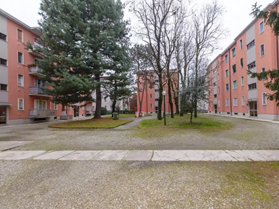 Immagine 41 di Appartamento in vendita  in Via Giacomo Leopardi 109 a Sesto San Giovanni