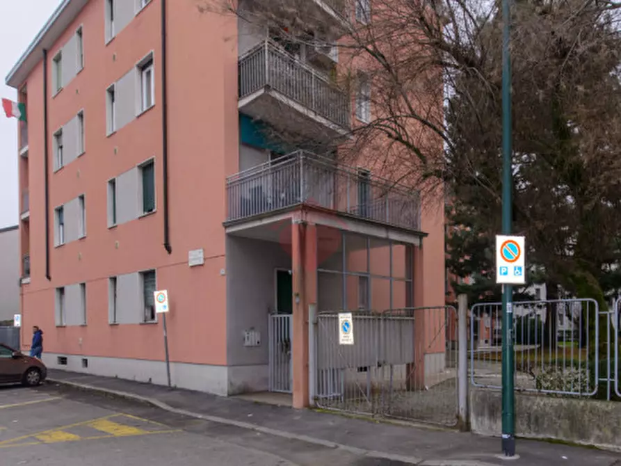 Immagine 42 di Appartamento in vendita  in Via Giacomo Leopardi 109 a Sesto San Giovanni