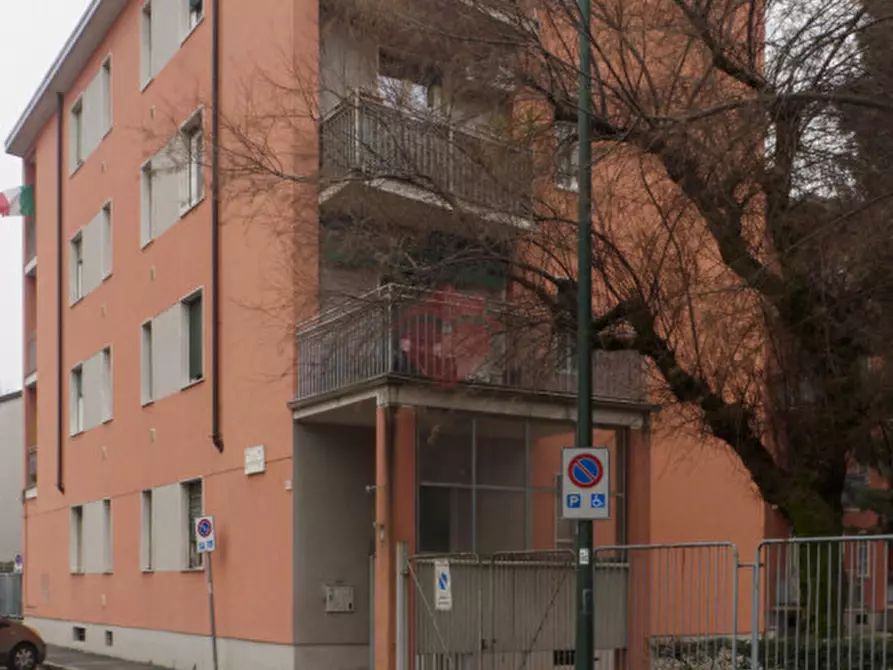 Immagine 43 di Appartamento in vendita  in Via Giacomo Leopardi 109 a Sesto San Giovanni