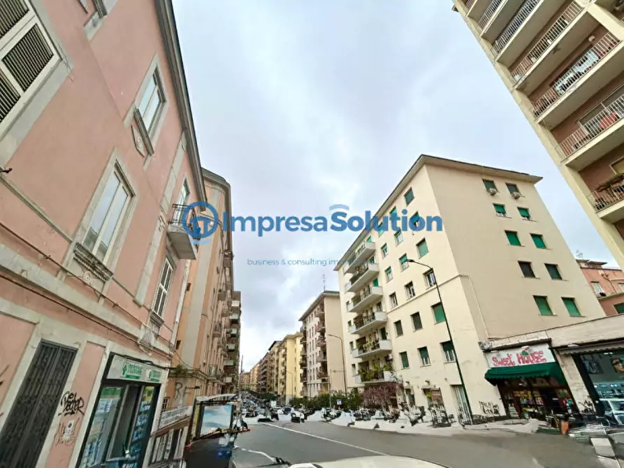 Immagine 1 di Negozio in affitto  in Via Francesco Cilea a Napoli