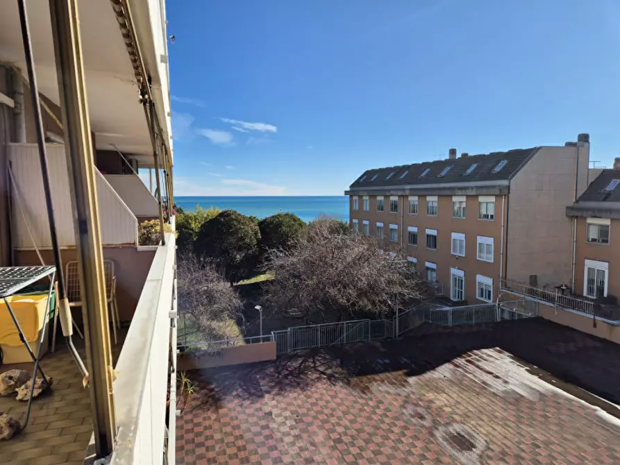 Immagine 1 di Appartamento in vendita  in Via Negri a Savona