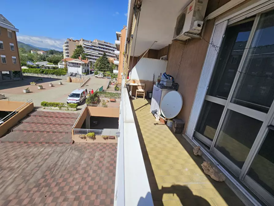 Immagine 21 di Appartamento in vendita  in Via Negri a Savona