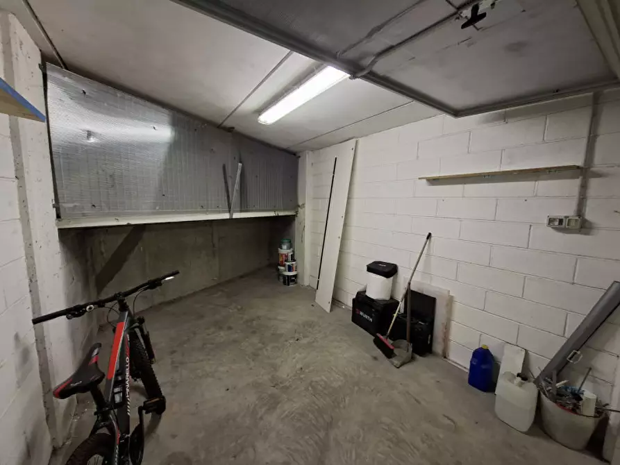Immagine 3 di Garage in vendita  in Via marinai d'italia a Mira