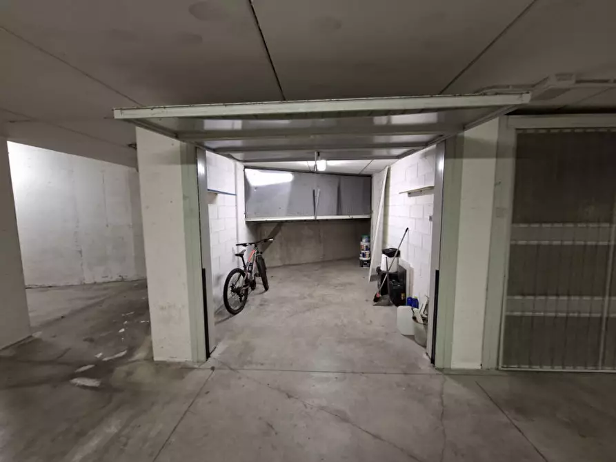 Immagine 6 di Garage in vendita  in Via marinai d'italia a Mira