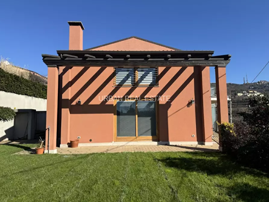 Immagine 1 di Villa in affitto  in Scala Santa 133/1 a Trieste