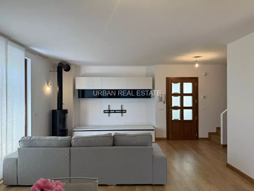 Immagine 6 di Villa in affitto  in Scala Santa 133/1 a Trieste