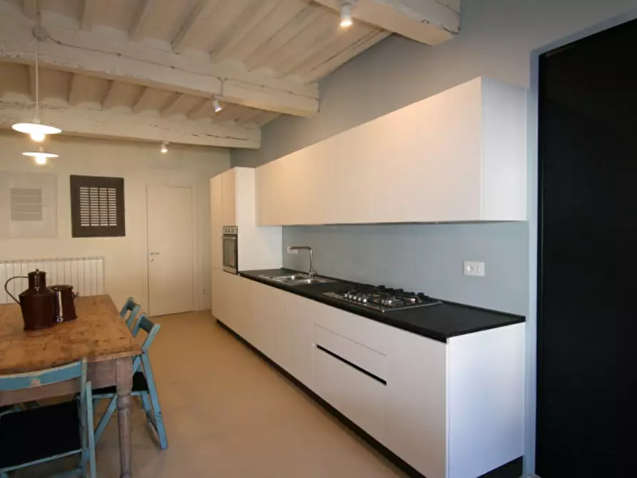 Immagine 2 di Appartamento in vendita  a Lucignano