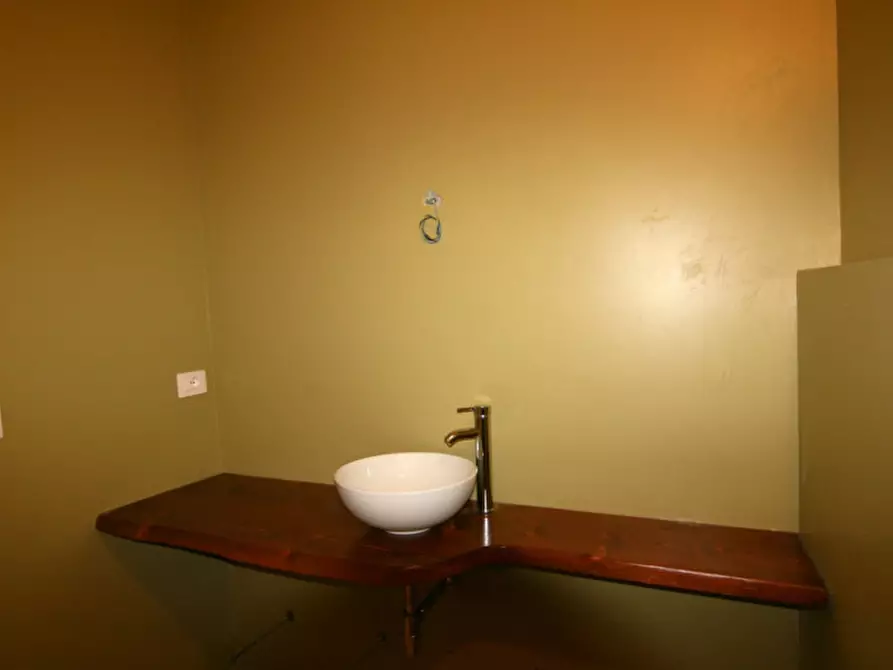 Immagine 5 di Appartamento in vendita  a Lucignano