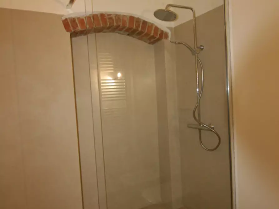 Immagine 17 di Appartamento in vendita  a Lucignano