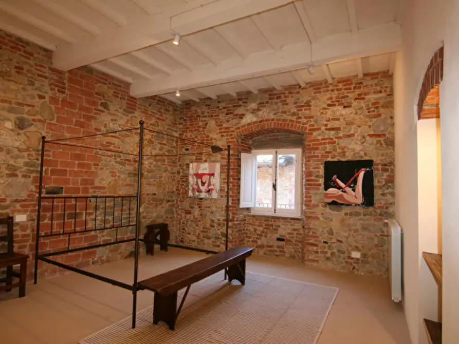 Immagine 20 di Appartamento in vendita  a Lucignano