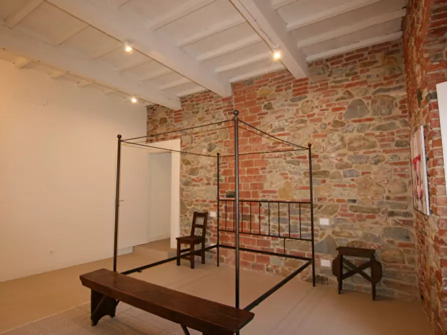 Immagine 21 di Appartamento in vendita  a Lucignano