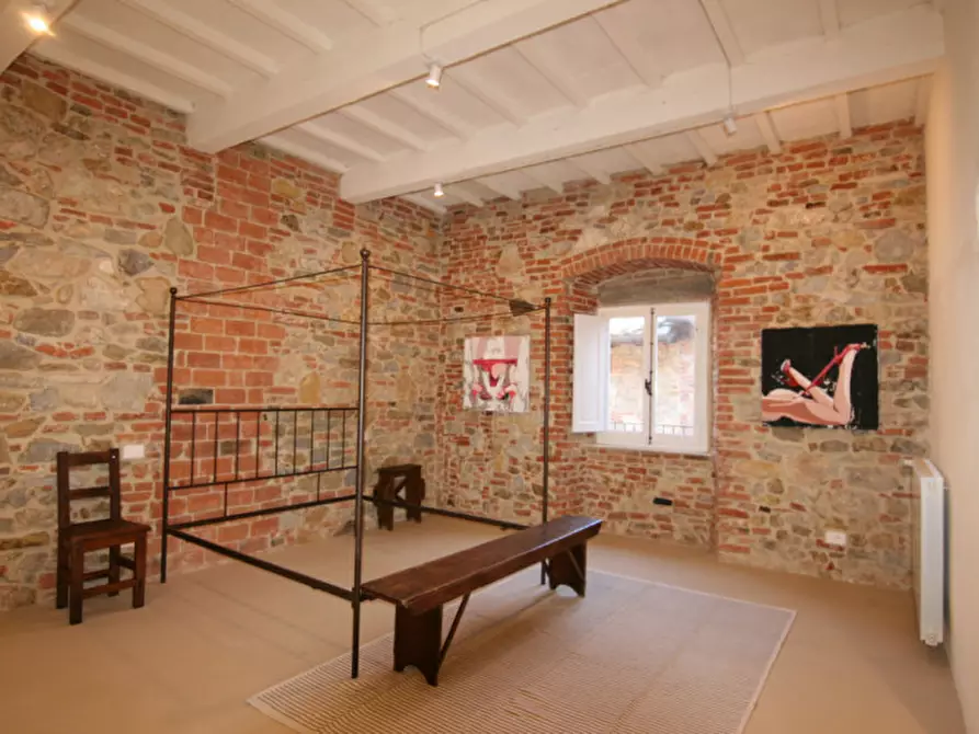 Immagine 23 di Appartamento in vendita  a Lucignano