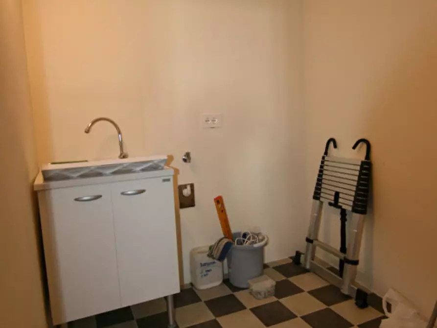 Immagine 24 di Appartamento in vendita  a Lucignano