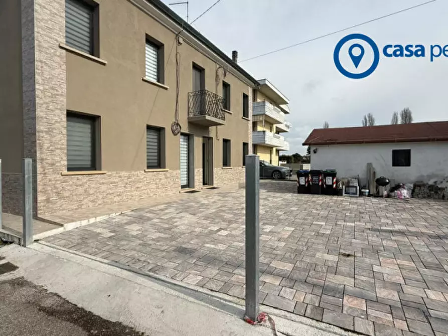 Immagine 1 di Casa bifamiliare in affitto  in Via L. Masin 14 a Rovigo