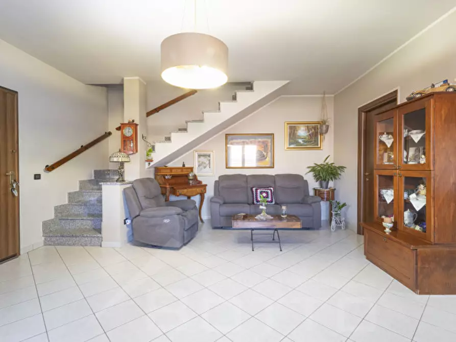 Immagine 2 di Villetta a schiera in vendita  in Via Agostino Luogo 15 a Divignano