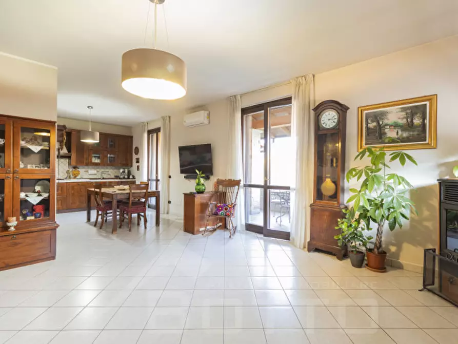 Immagine 7 di Villetta a schiera in vendita  in Via Agostino Luogo 15 a Divignano