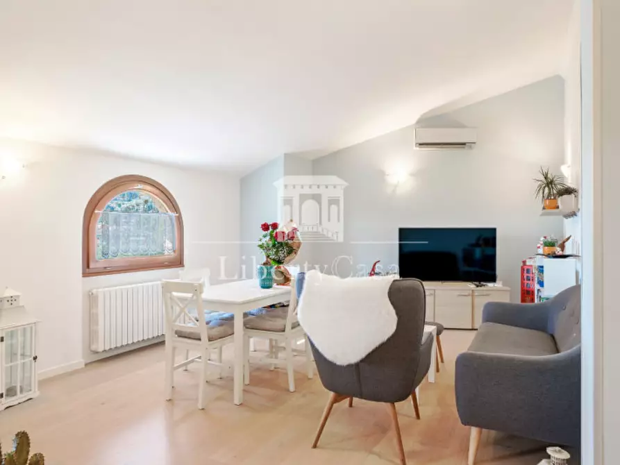 Immagine 2 di Appartamento in vendita  in Via Promontorio n.63 a Toscolano-Maderno