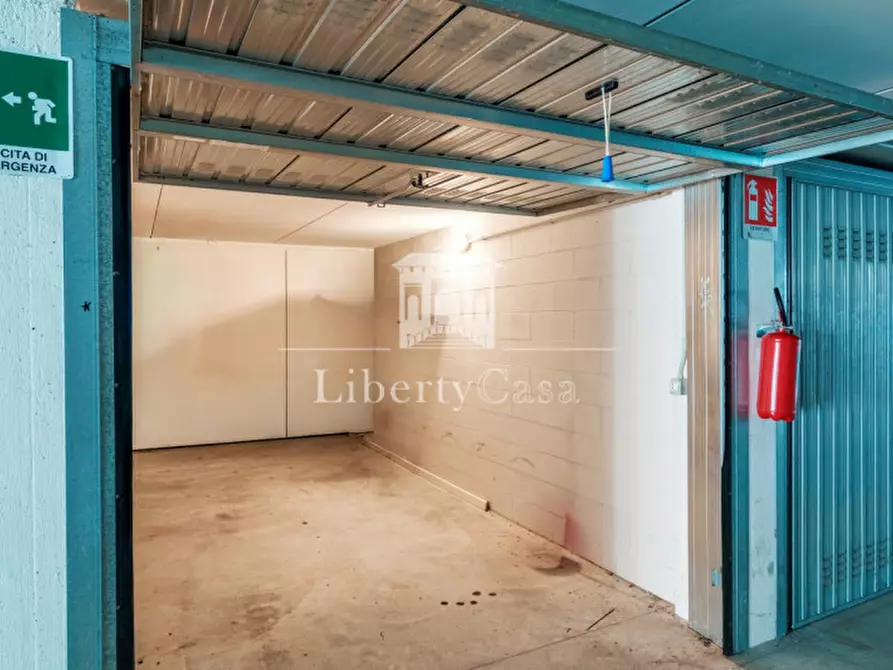 Immagine 17 di Appartamento in vendita  in Via Promontorio n.63 a Toscolano-Maderno