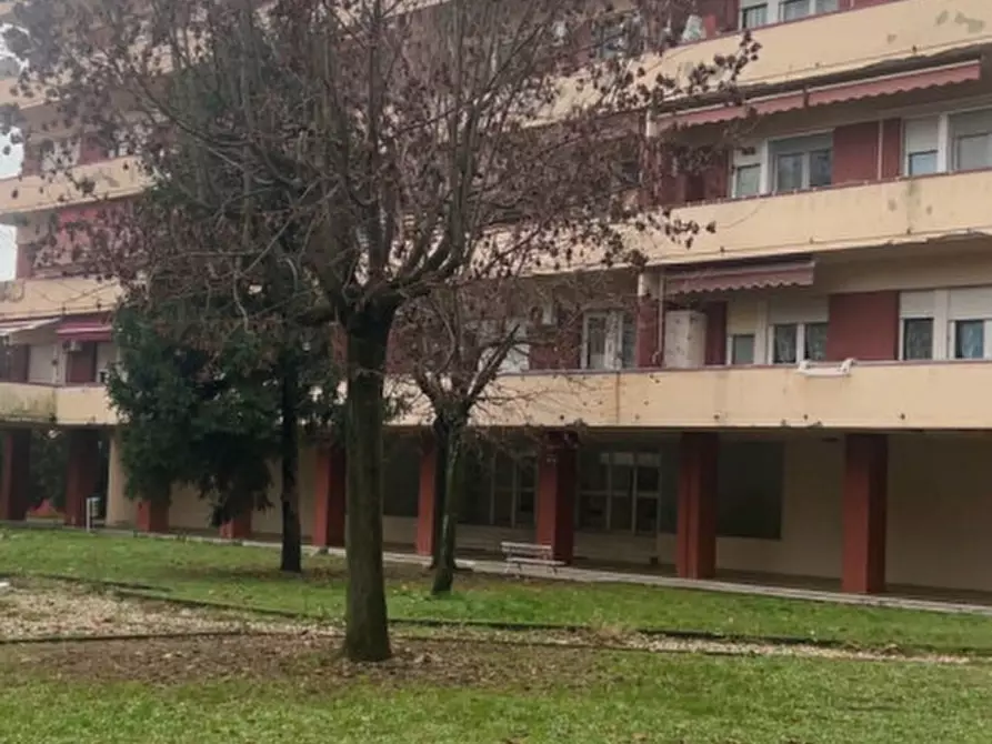 Immagine 2 di Appartamento in vendita  in Via Calabria, 2 a Voghera