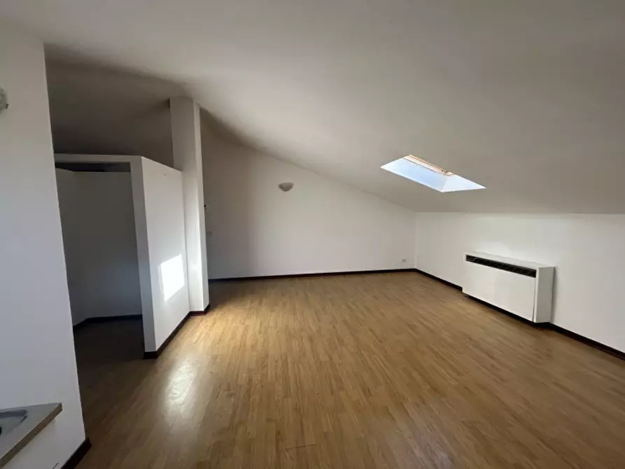 Immagine 5 di Appartamento in vendita  in Via Calabria, 2 a Voghera