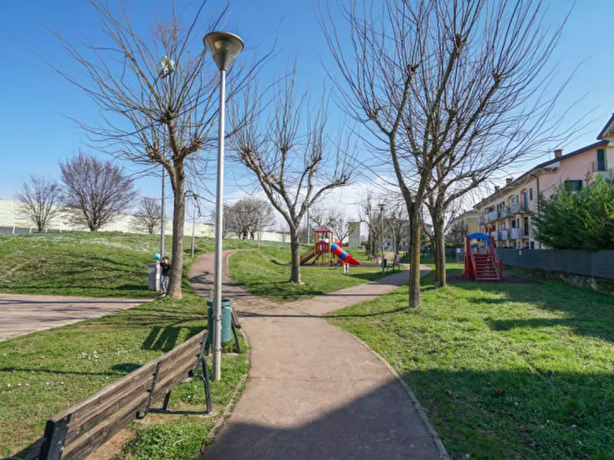 Immagine 17 di Appartamento in vendita  a Colognola Ai Colli