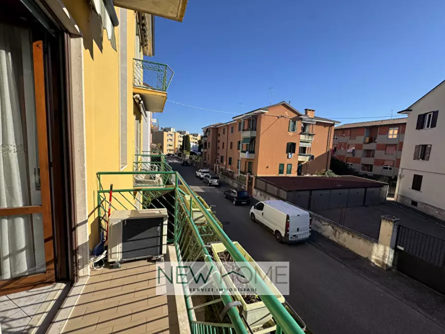 Immagine 2 di Appartamento in vendita  in Via Galeazzo Florimonte 12 a Verona