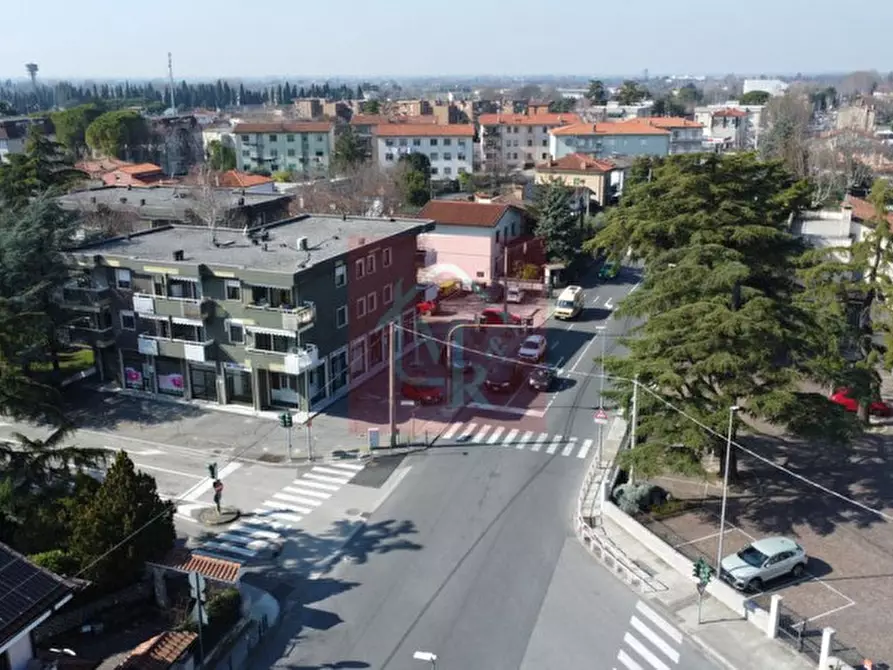 Immagine 2 di Negozio in vendita  in Via Primo Maggio 83/A a Monfalcone