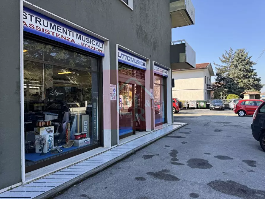 Immagine 3 di Negozio in vendita  in Via Primo Maggio 83/A a Monfalcone