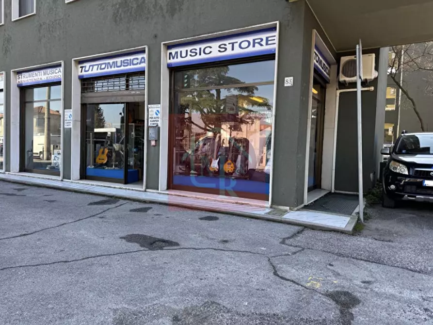 Immagine 5 di Negozio in vendita  in Via Primo Maggio 83/A a Monfalcone