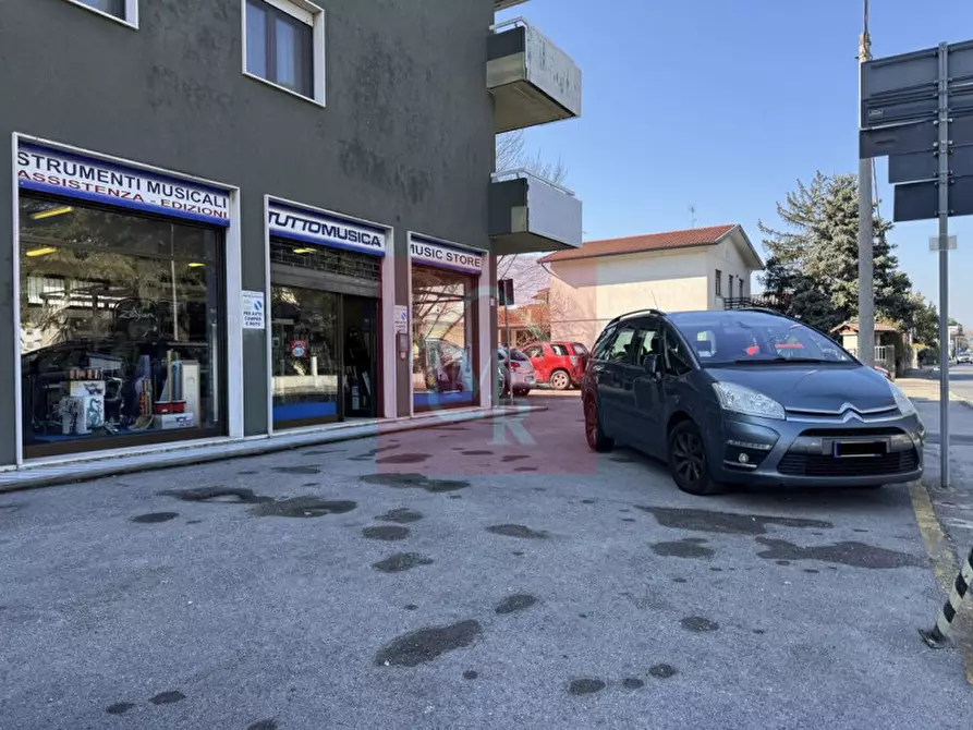 Immagine 6 di Negozio in vendita  in Via Primo Maggio 83/A a Monfalcone