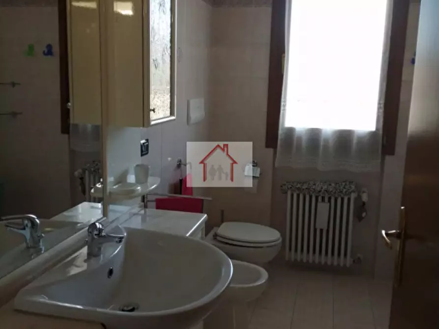 Immagine 12 di Appartamento in affitto  a Maserada Sul Piave