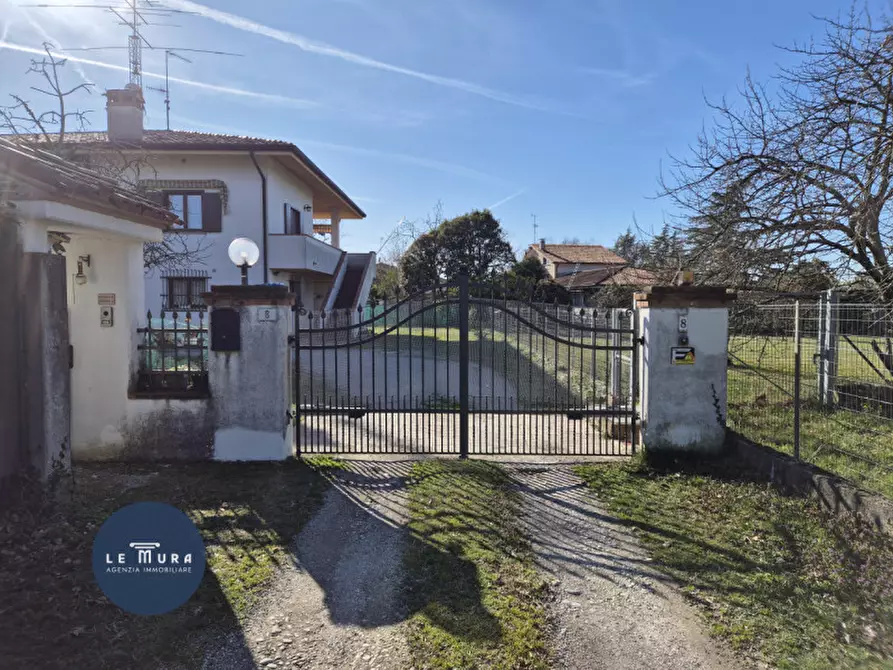 Immagine 1 di Villa in vendita  in Via Carlo De Comelli, 8 a Gradisca D'isonzo