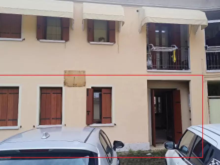 Immagine 1 di Appartamento in vendita  in Via Castello, 39 a Sernaglia Della Battaglia