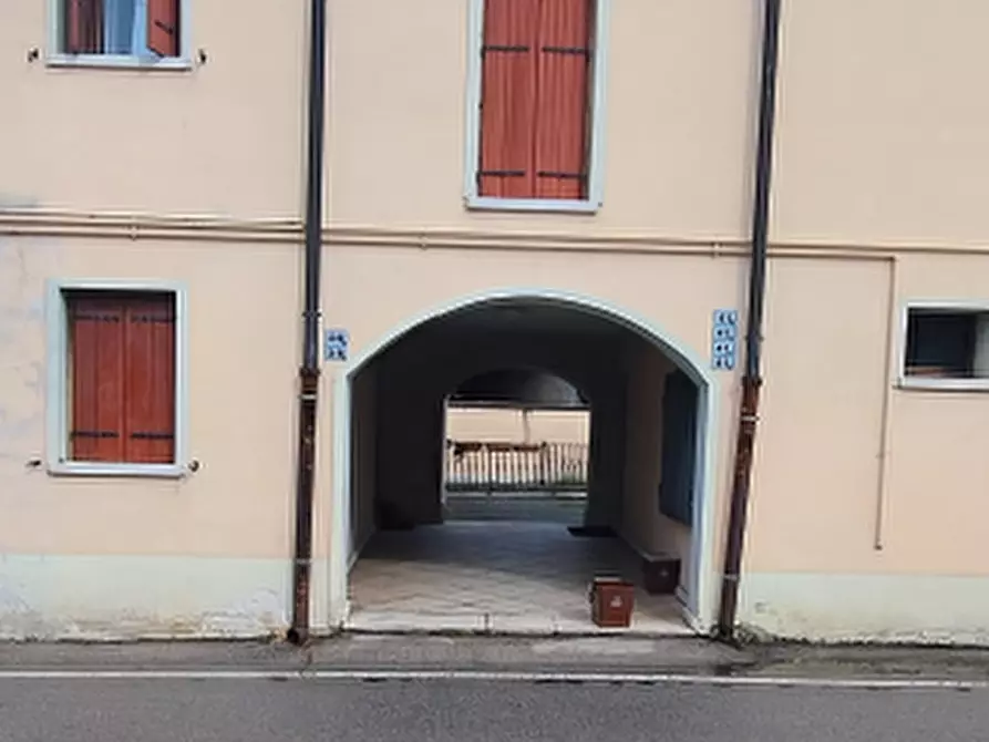 Immagine 3 di Appartamento in vendita  in Via Castello, 39 a Sernaglia Della Battaglia