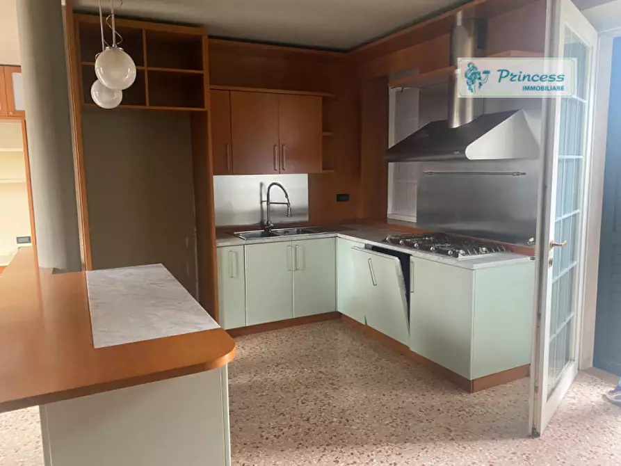 Immagine 2 di Villetta a schiera in vendita  in Via Manzoni 18 a Zanè